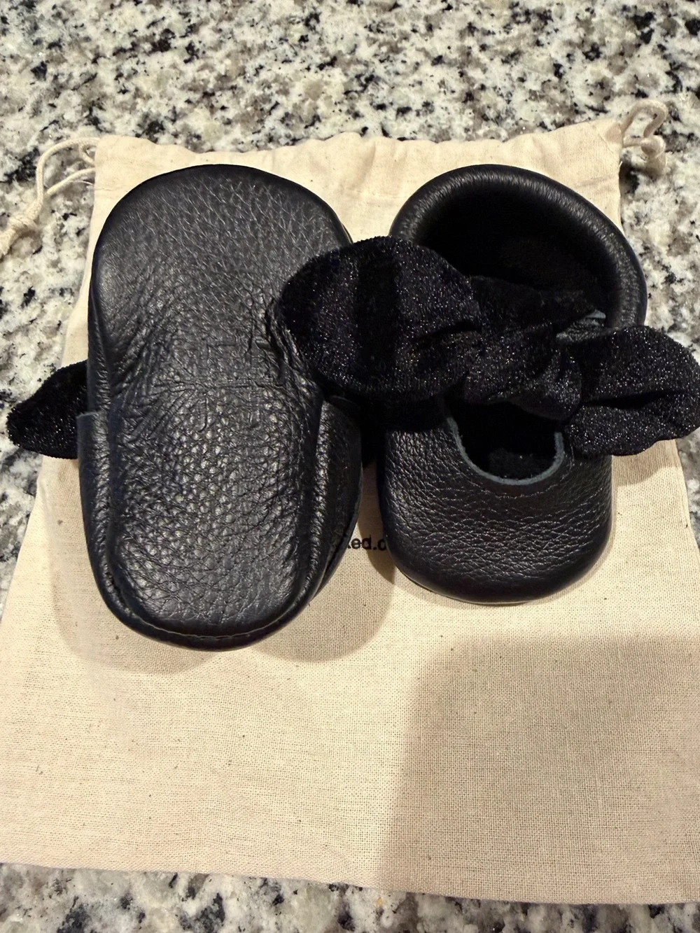 Freshly Picked Black Leather Baby Mary Jane Shoes with Velvet Bow